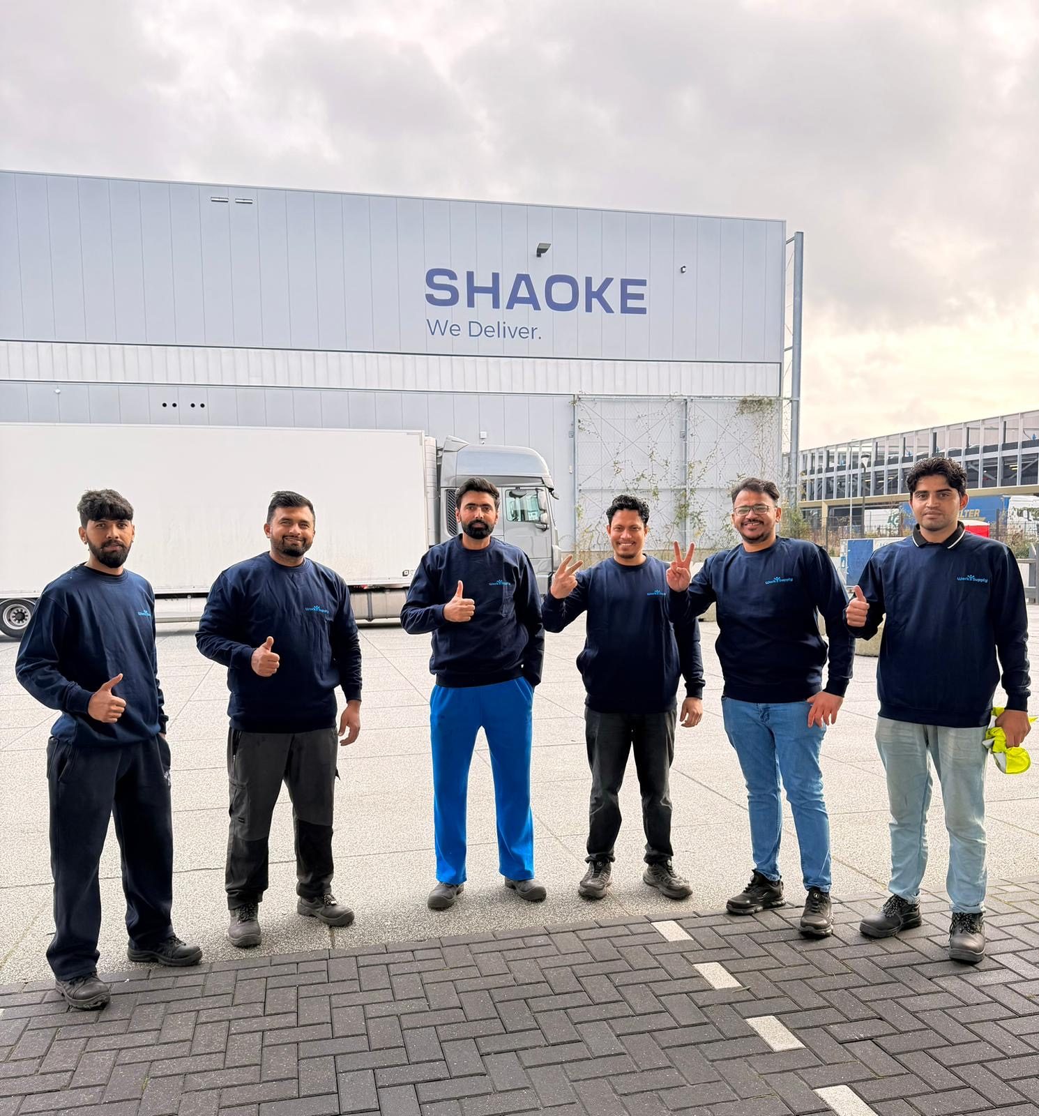 Het Work Supply-team voor het pand van Shaoke Logistics